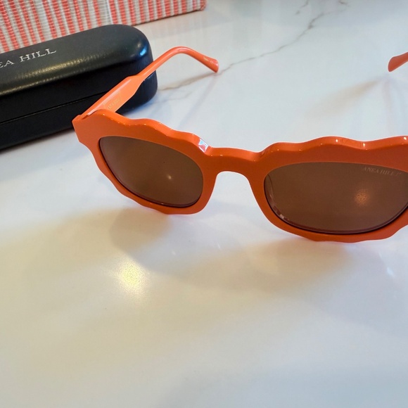 Anea Hill scalloped sunglasses